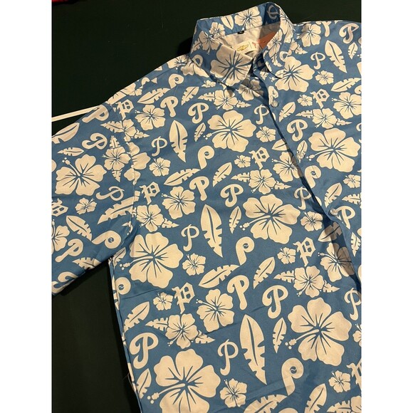 NEW Philadelphia Phillies Fathers Day Hawaiian Button Shirt XL Giveaway MLB - Picture 1 of 7
